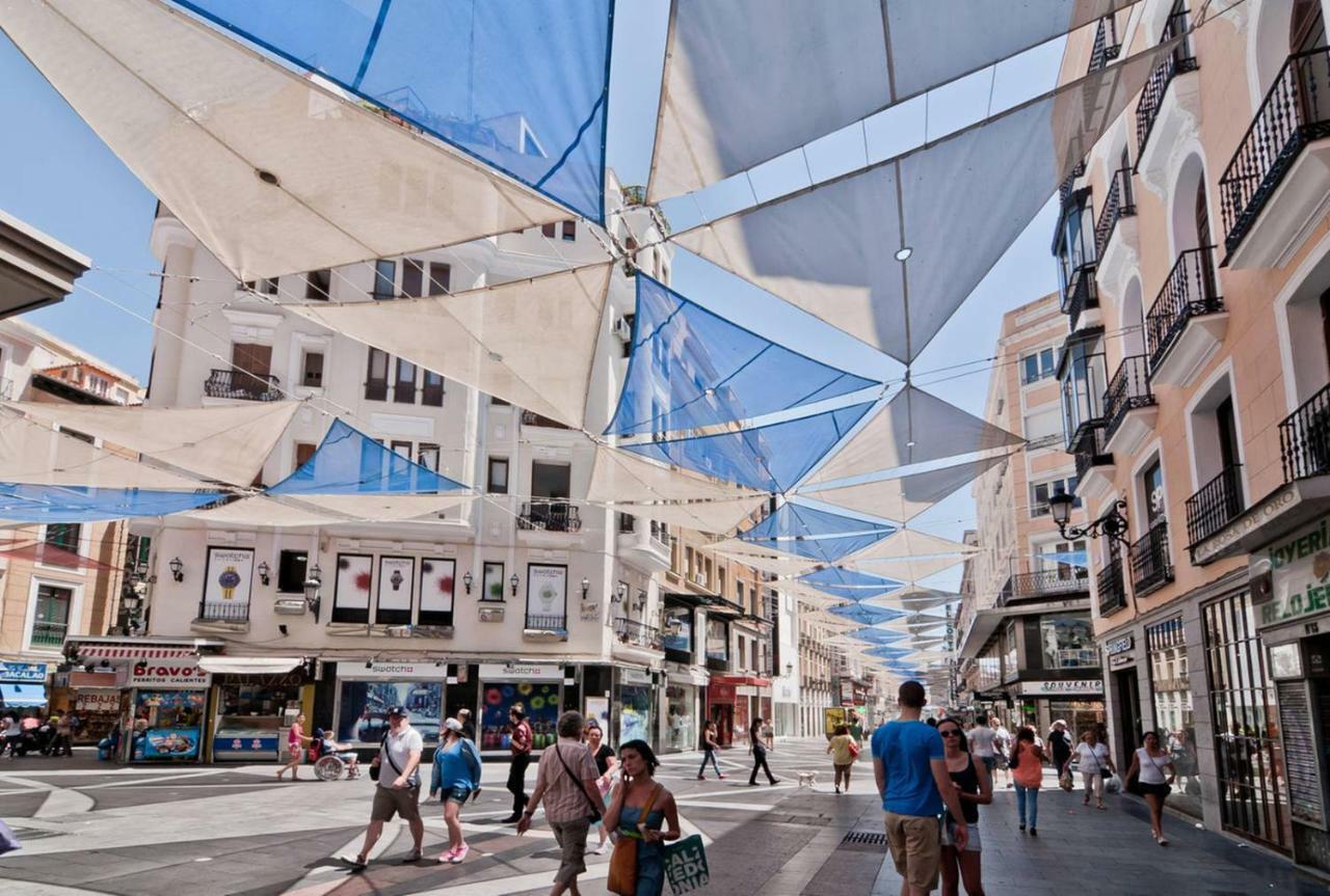 Atico En El Centro De Madrid - Calle Jardines Buitenkant foto